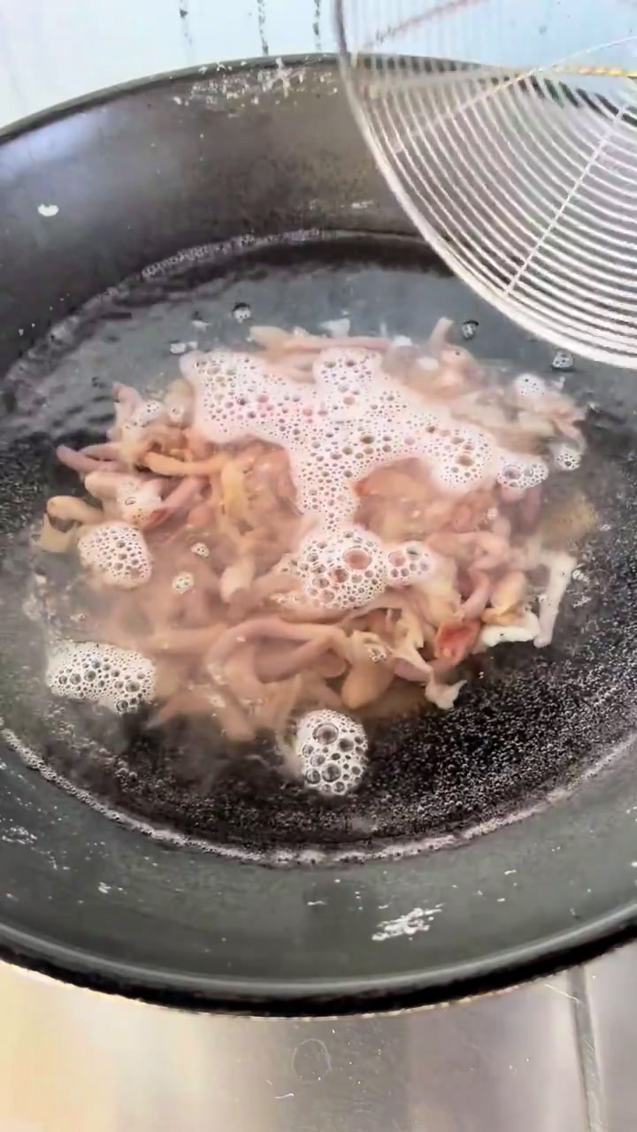 海螺须多种吃法,包饺子烙韭菜盒都非常好吃