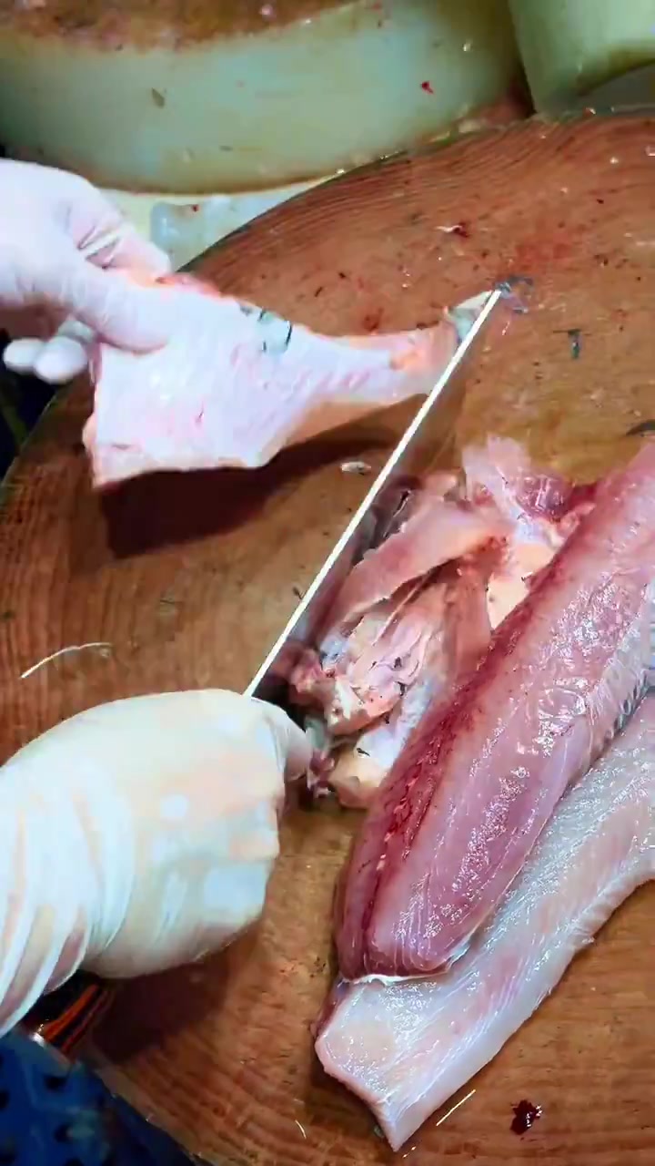 在广东没点手艺都活不下去 天天杀鱼,不知不觉成了网友口中快刀。