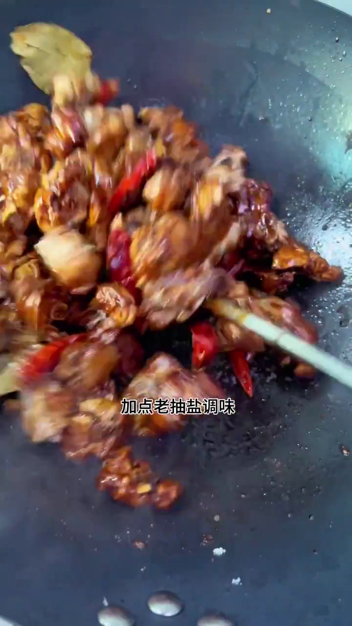 小饭桌之今日份晚餐,红烧排骨,家常豆角,炒莴笋丝