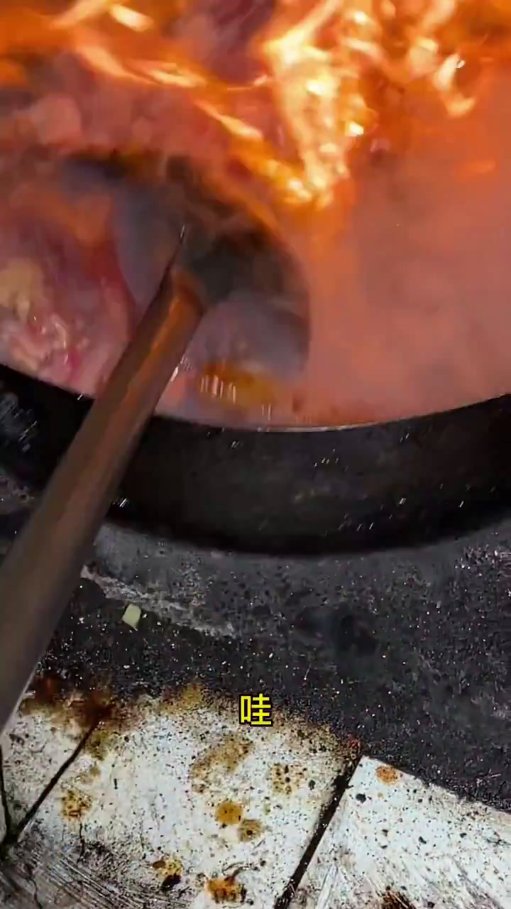 路过啊柴窝堡吃个辣子鸡,果然没让人失望～味道很棒～
