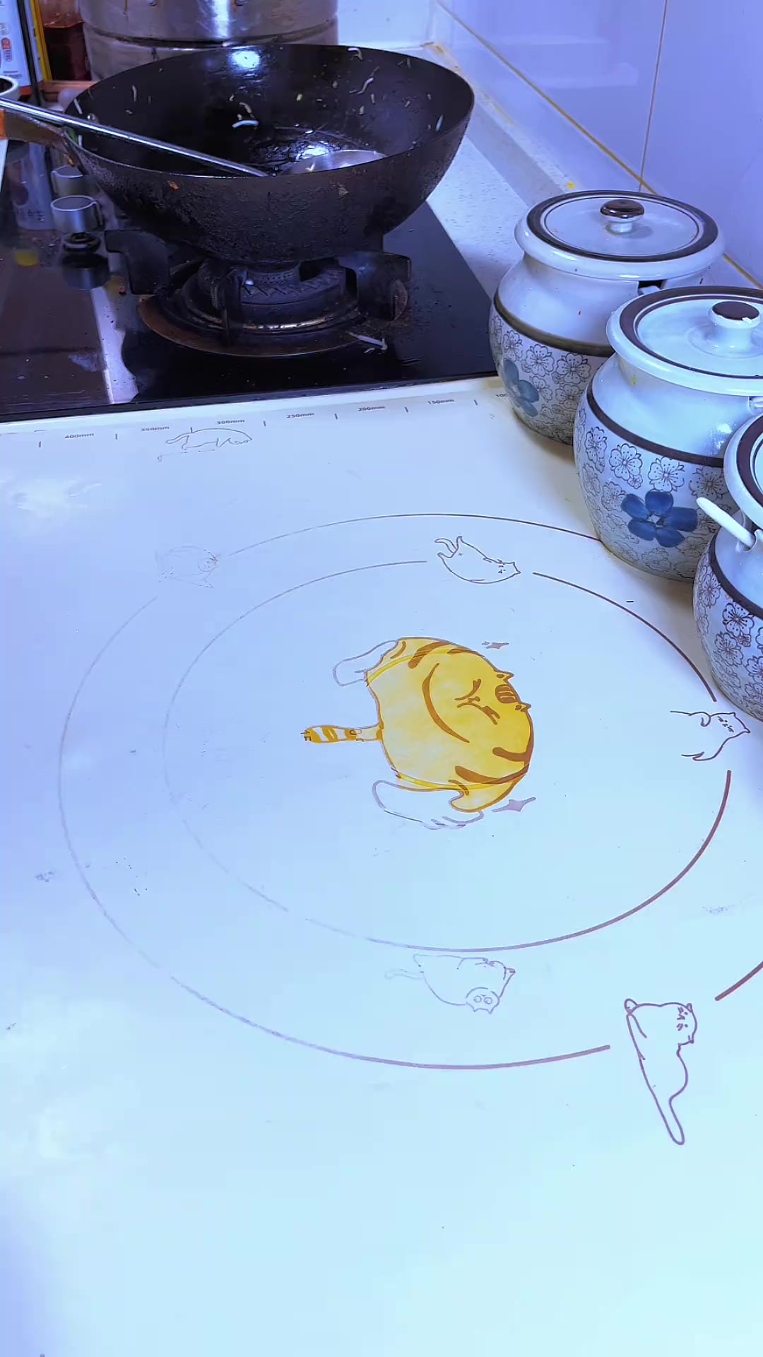 今天给大家分享一道好吃的爽口下饭菜、鸡蛋炒豆芽,真正是做法简