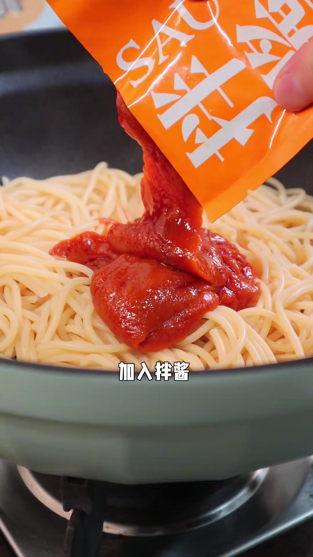 鲜掉眉毛的蘑菇汤,试试吧简单又好喝,红咖喱蟹肉意面也很好吃小