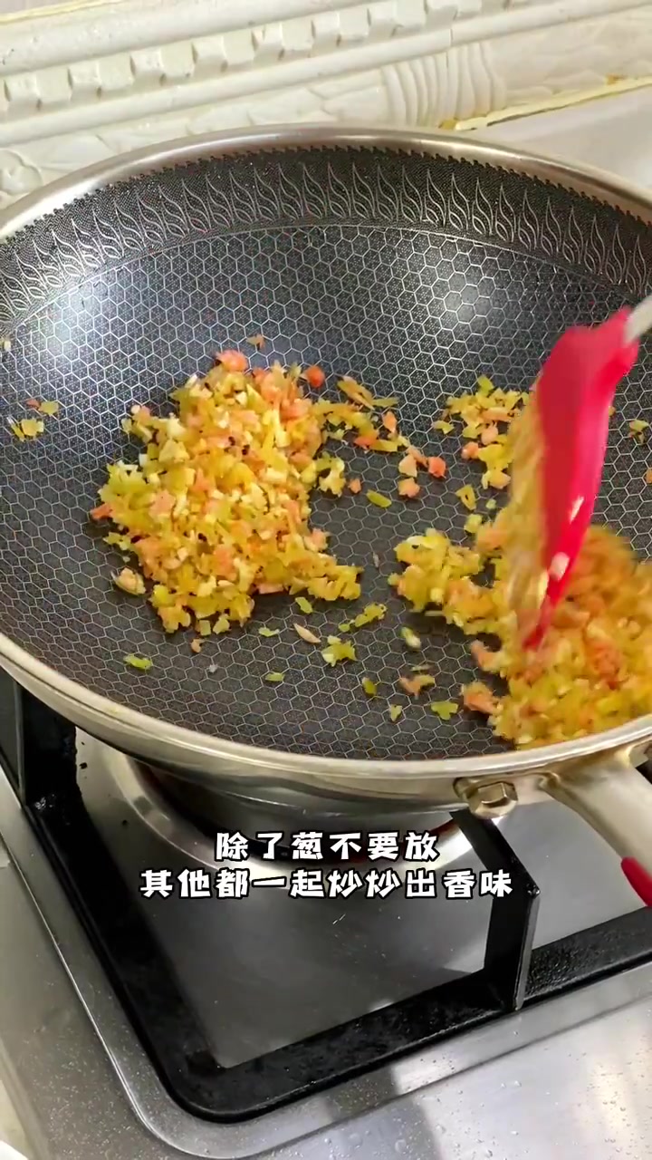 鳞虾炒四季豆,都说四季豆油盐不进很难做的入味