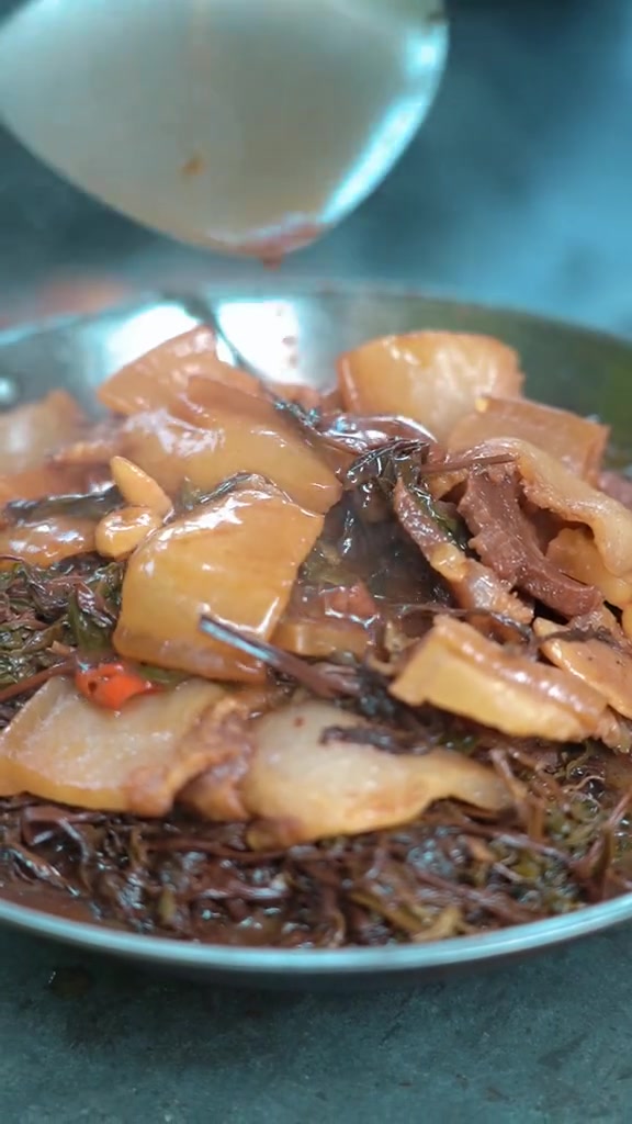 今天用腊肉烧个锅子吃