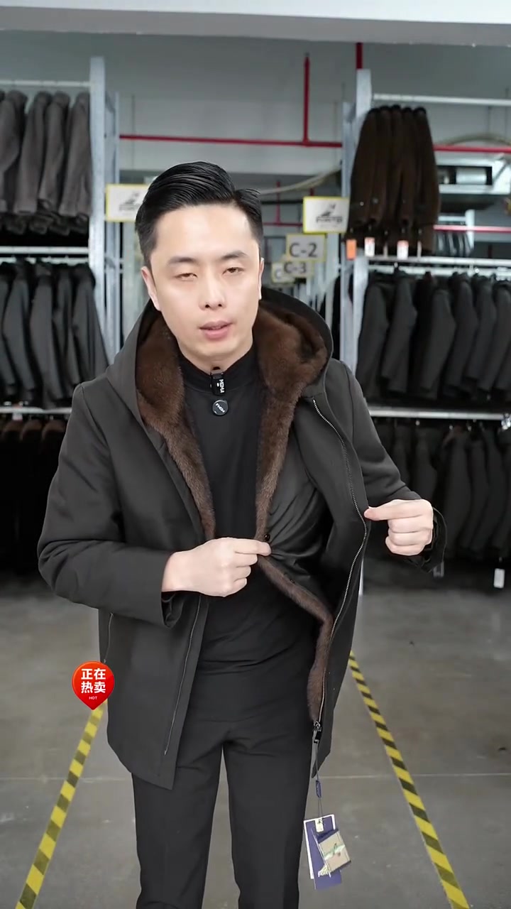 冬季必备!海宁派克服让你绅士又保暖,中长款设计显高挑
