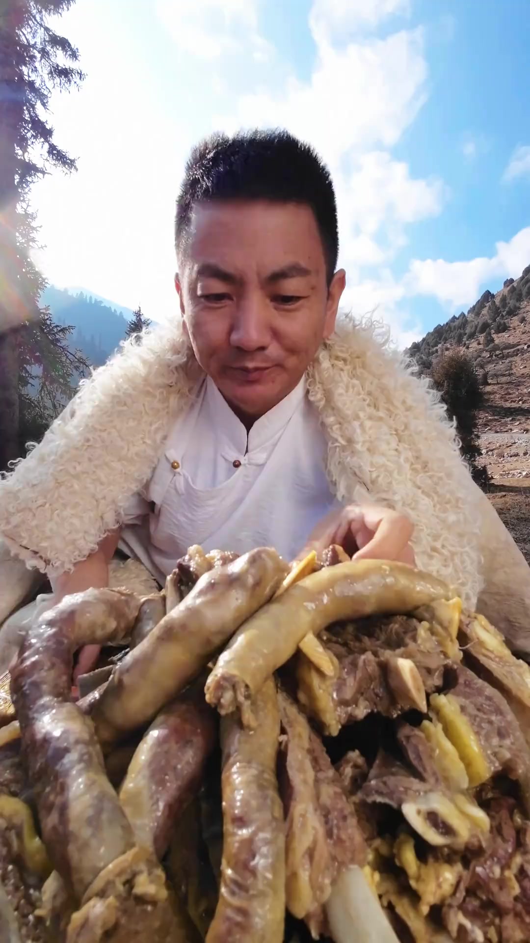 牦牛肉肠子 户外美食 大口吃肉的感觉太爽了 大口吃肉 推荐官
