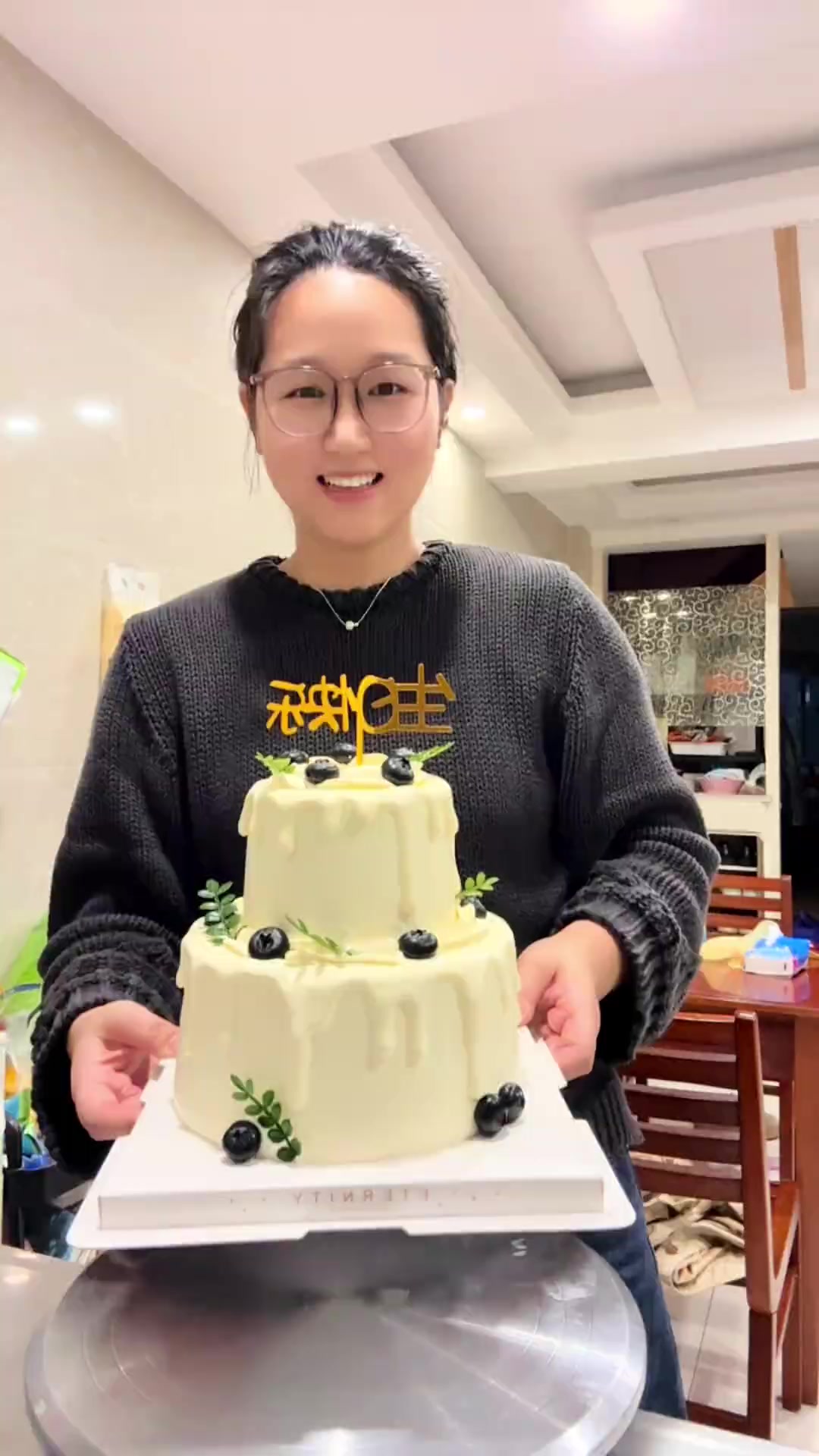 6寸+4寸双层生日蛋糕 家人们!我出息了!第一次做双层生日蛋