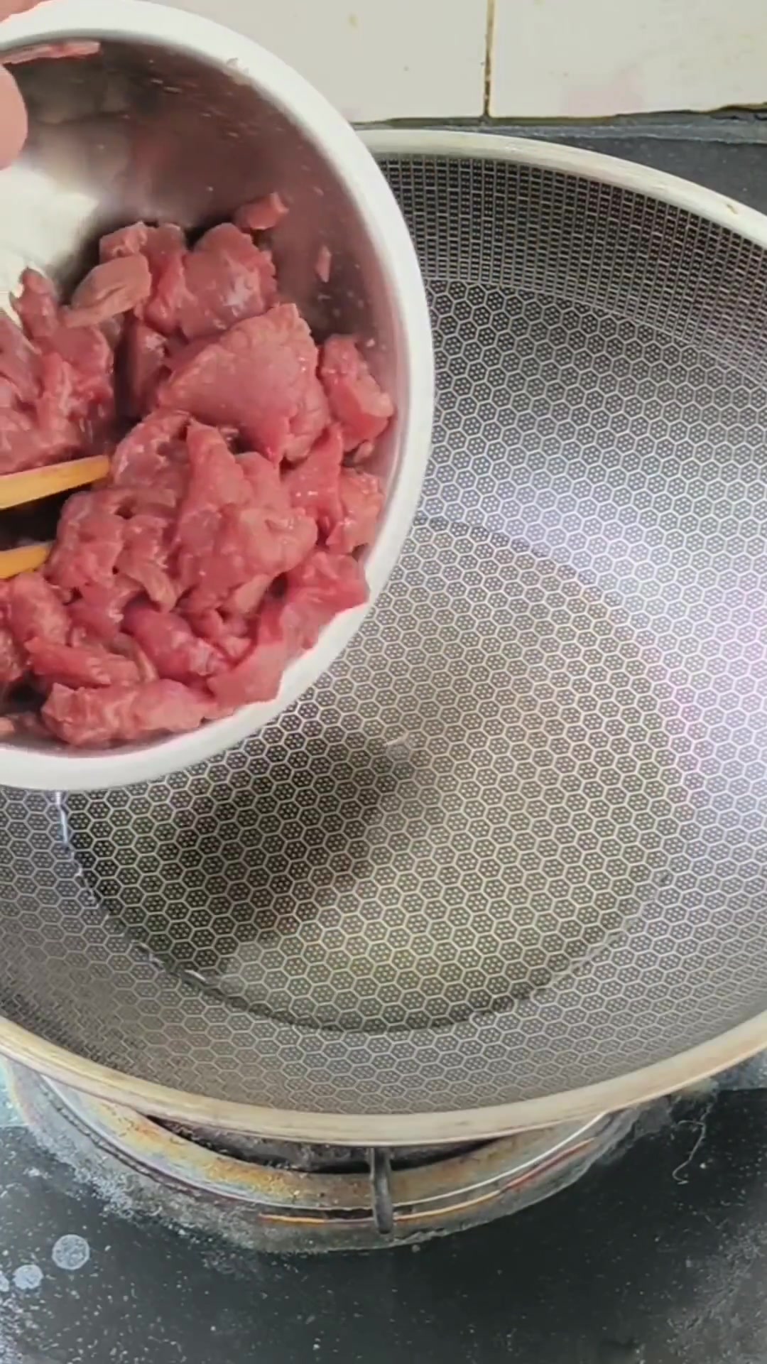 炒烤肉 艾力努尔健康美食挑战
