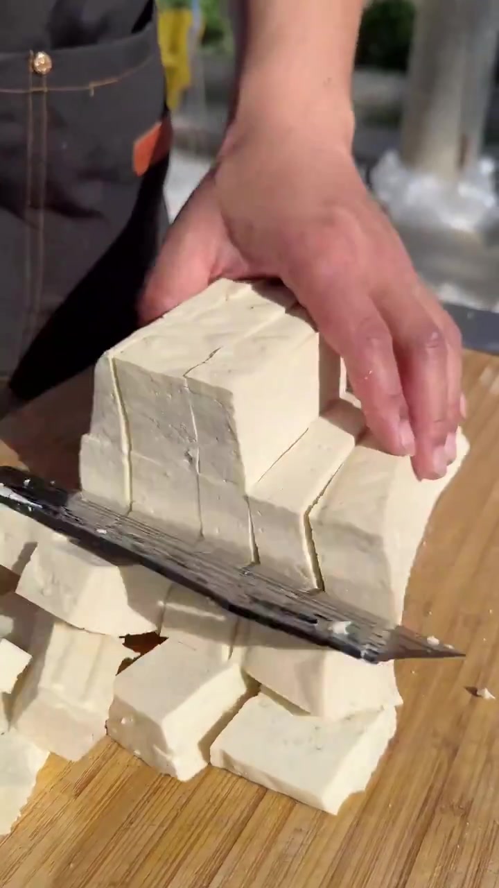 天很热,但是我一直在坚持,今天给老人做的(西葫芦豆腐炖肉)