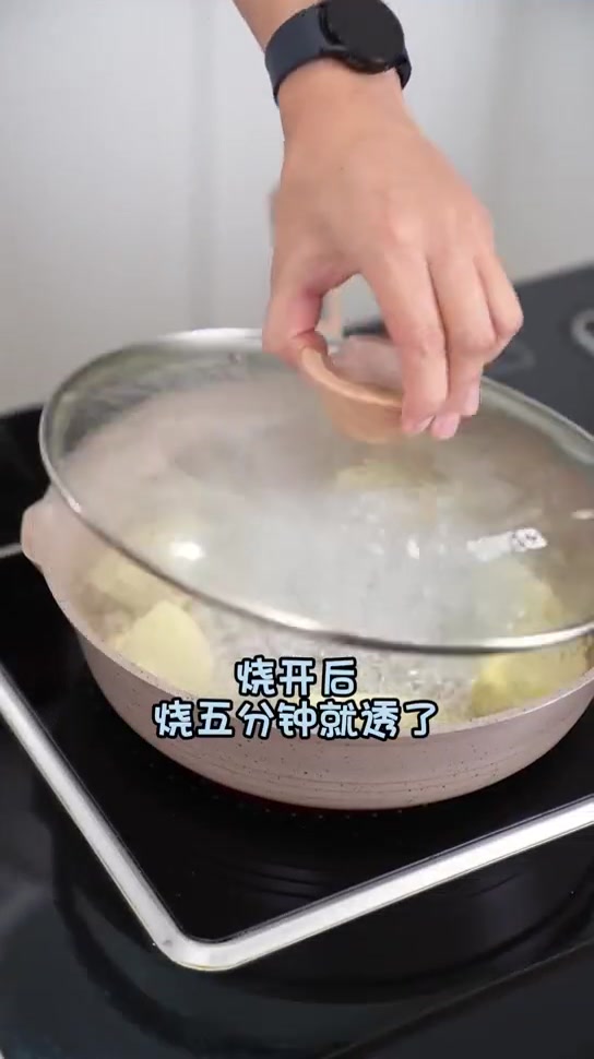 又到吃笋的季节,青雪菜和黄雪菜,你更喜欢配哪个?