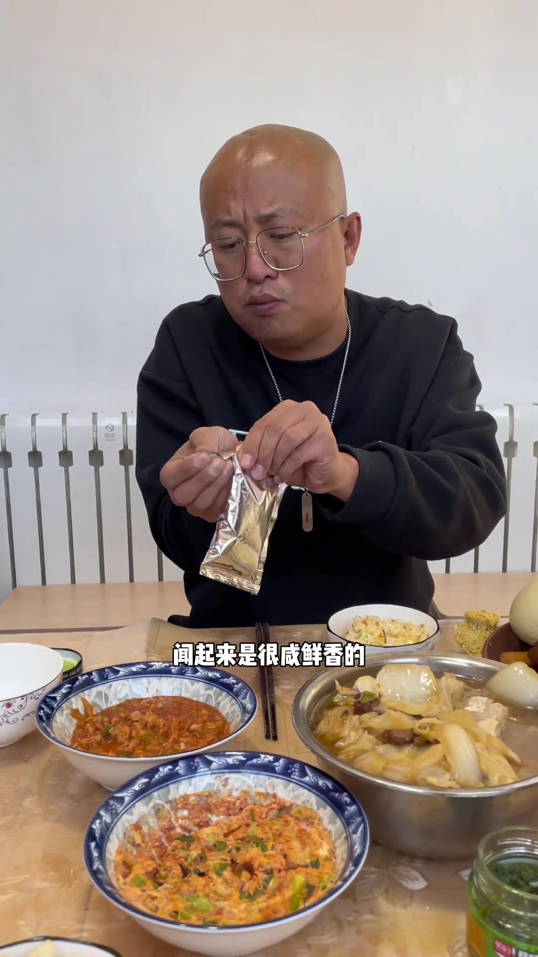 吃了一年多的蜢虾酱