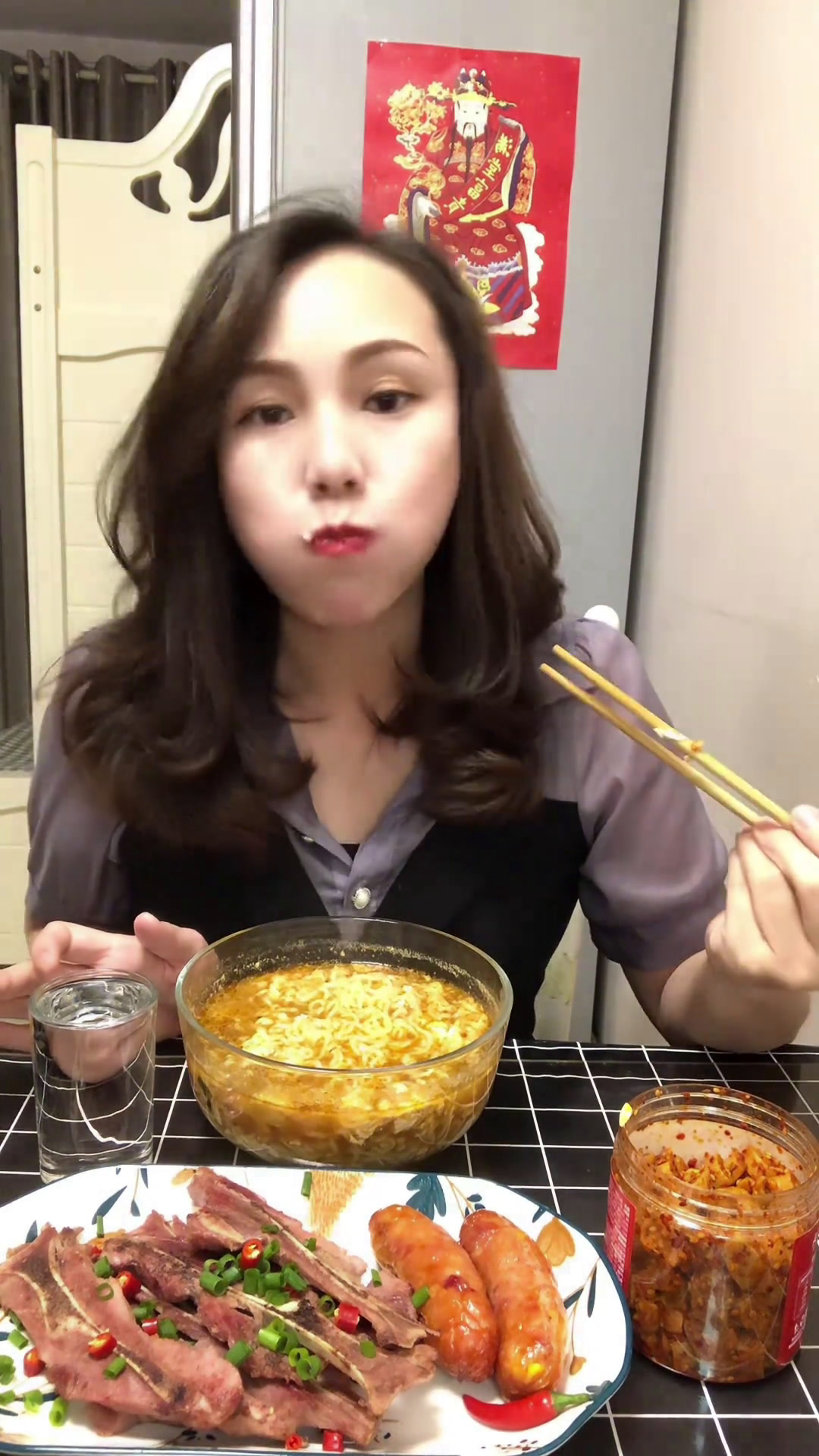 蛋糕哪有泡面和肉香
