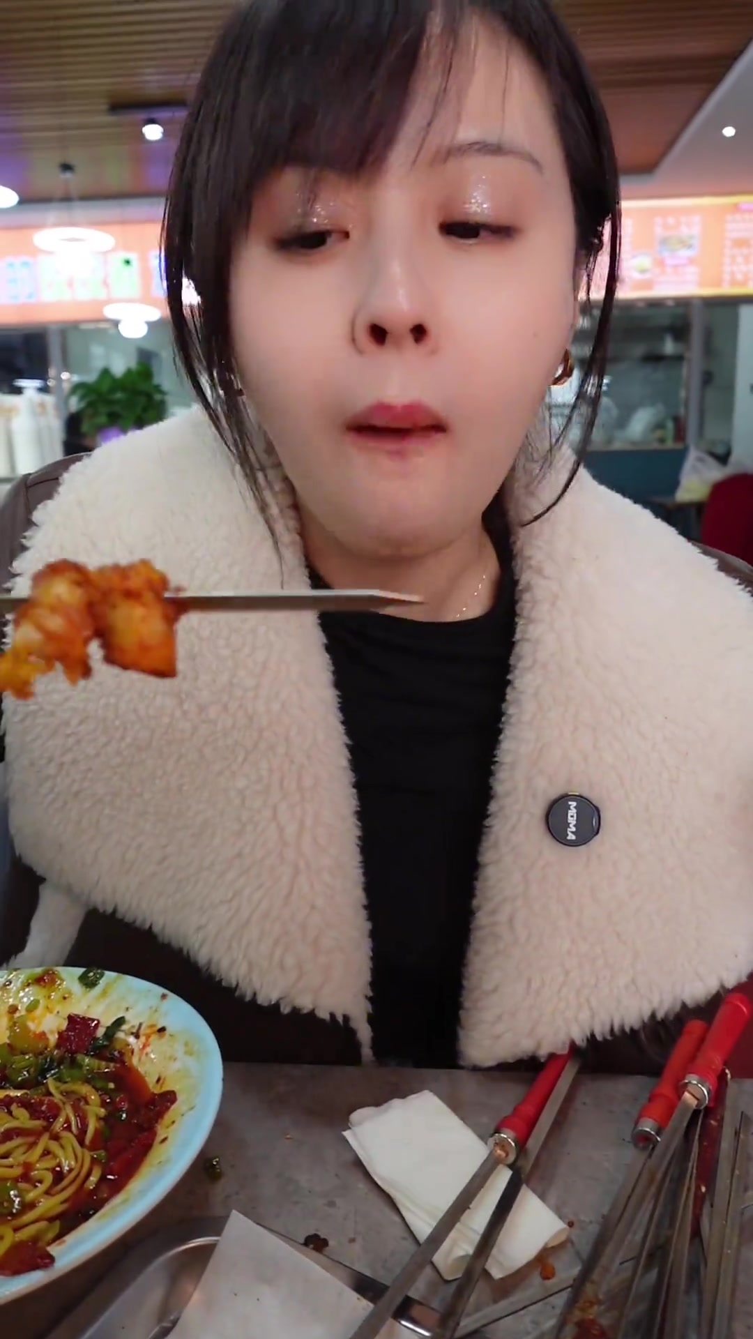 乌鲁木齐饭价下来了?五块钱的黄面,三块的烤肉,除了远再无缺点