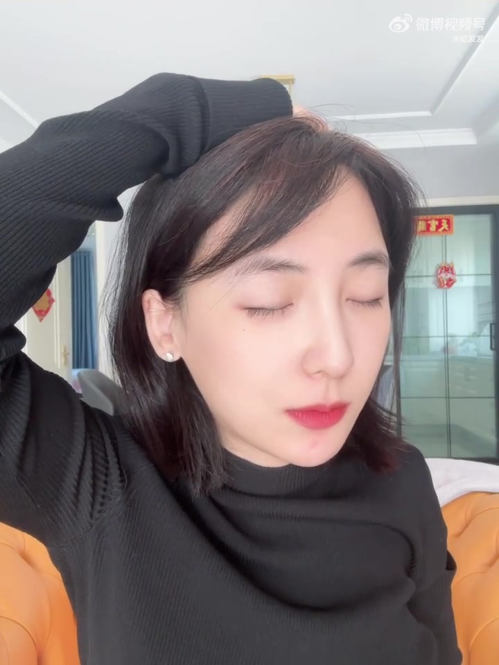 不仅身体肌肉需要锻炼,头面部肌肉同样需要运动。头脸一张皮,头皮松垮,脸也会下垂