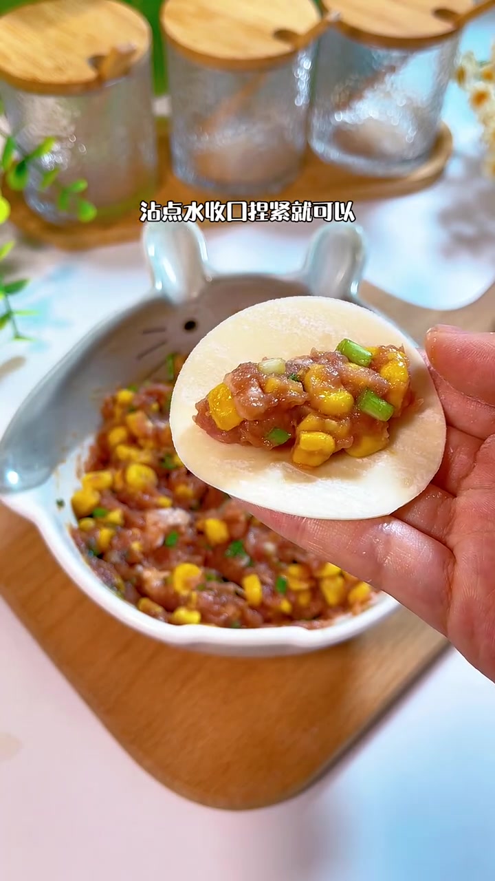 1岁+宝宝辅食|猪肉玉米锅贴不做不知道,一做吓一跳,真的太好吃了。外酥里嫩,大人小孩都爱吃