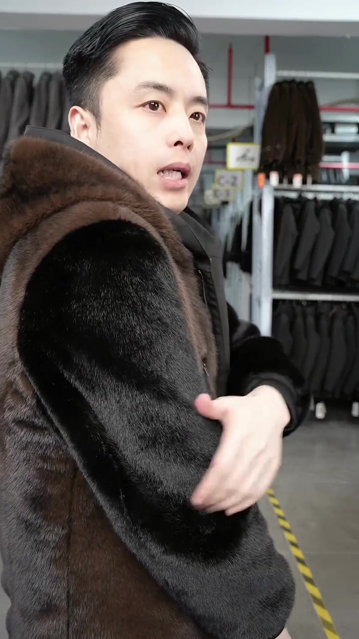 冬天就该这么暖,海宁男士派克服让你不再臃肿,轻松实现内外兼备