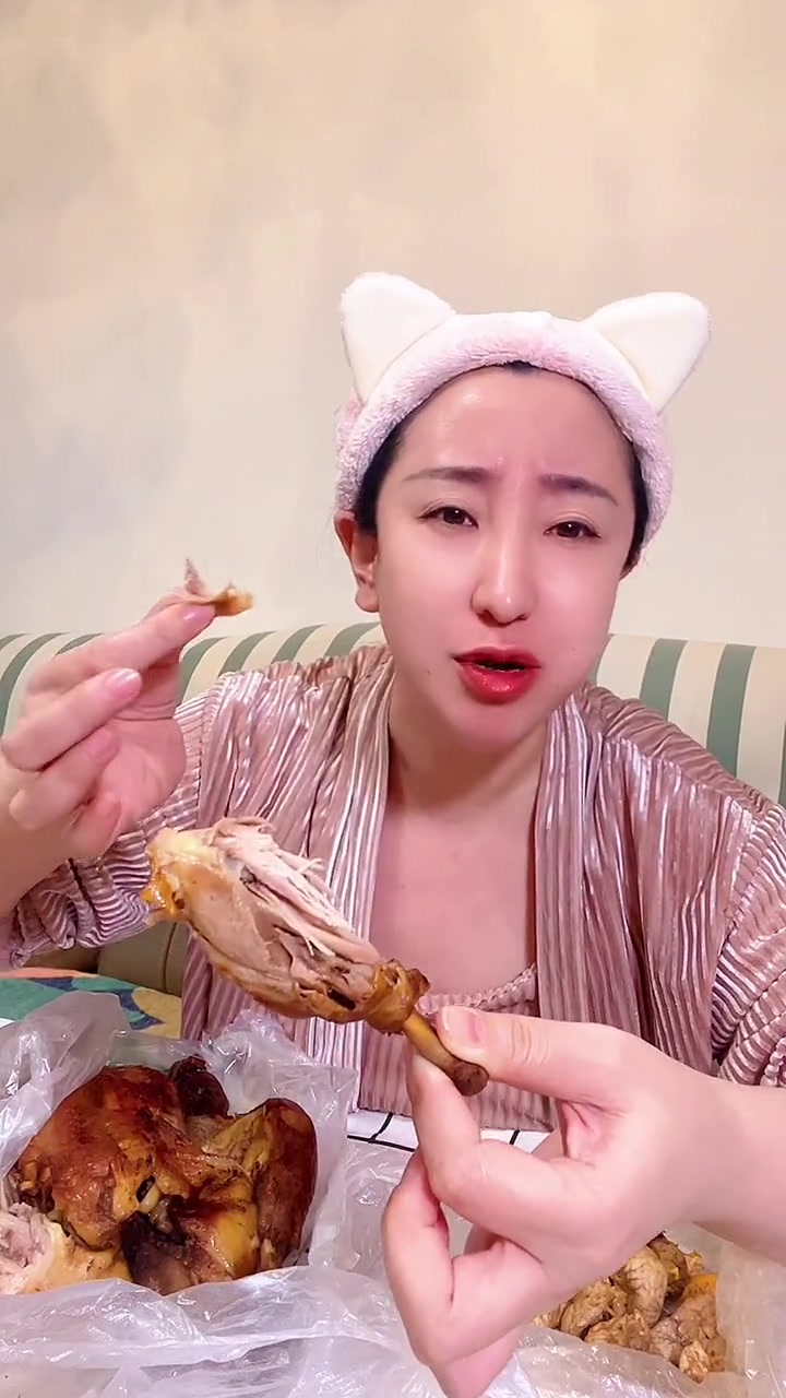 麻公鸡谁吃过,爪子都是黑色的