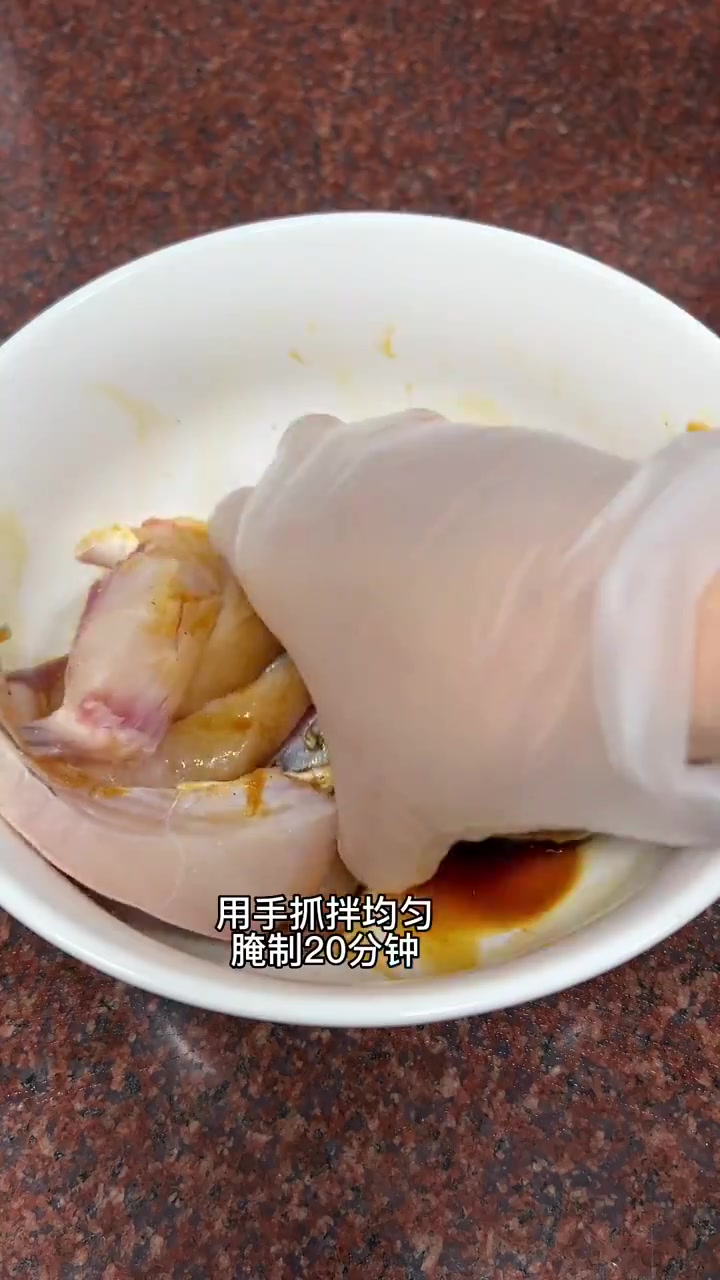 最近菠萝上市了,今天用菠萝做了道酸甜鱼腩,非常好吃