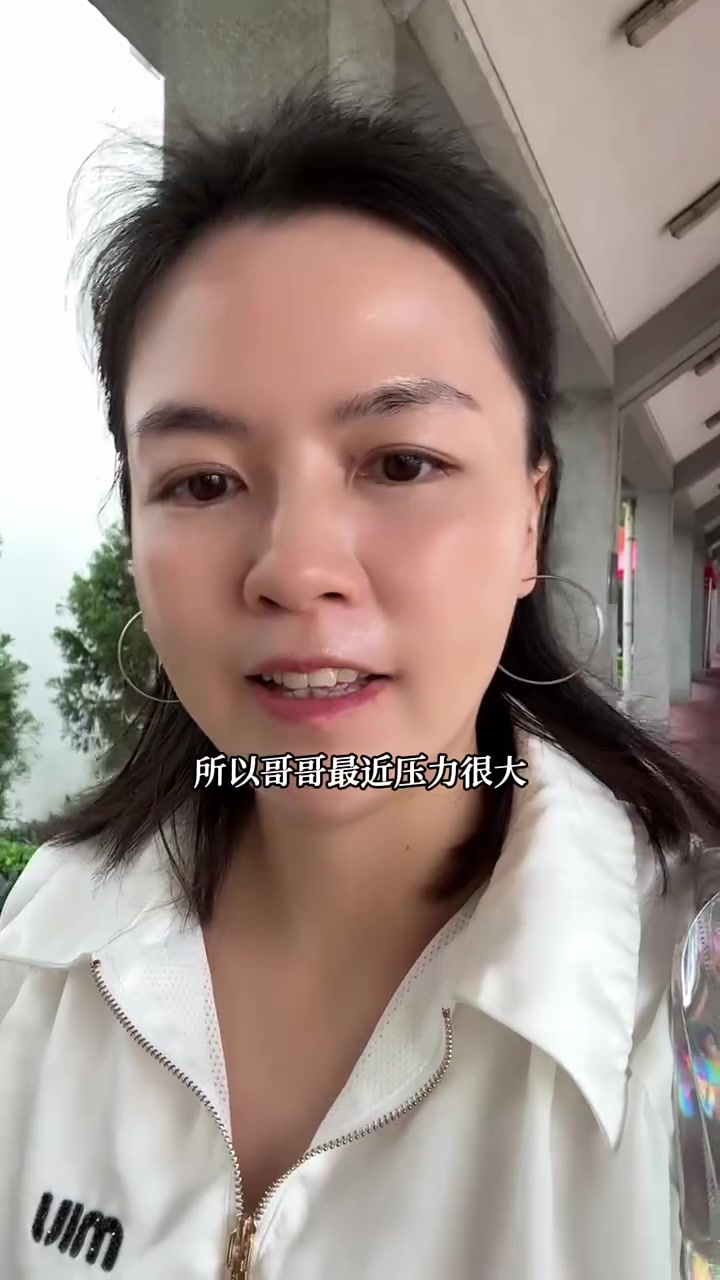 今天开哥哥家长会,然后吃了学校的盆菜宴