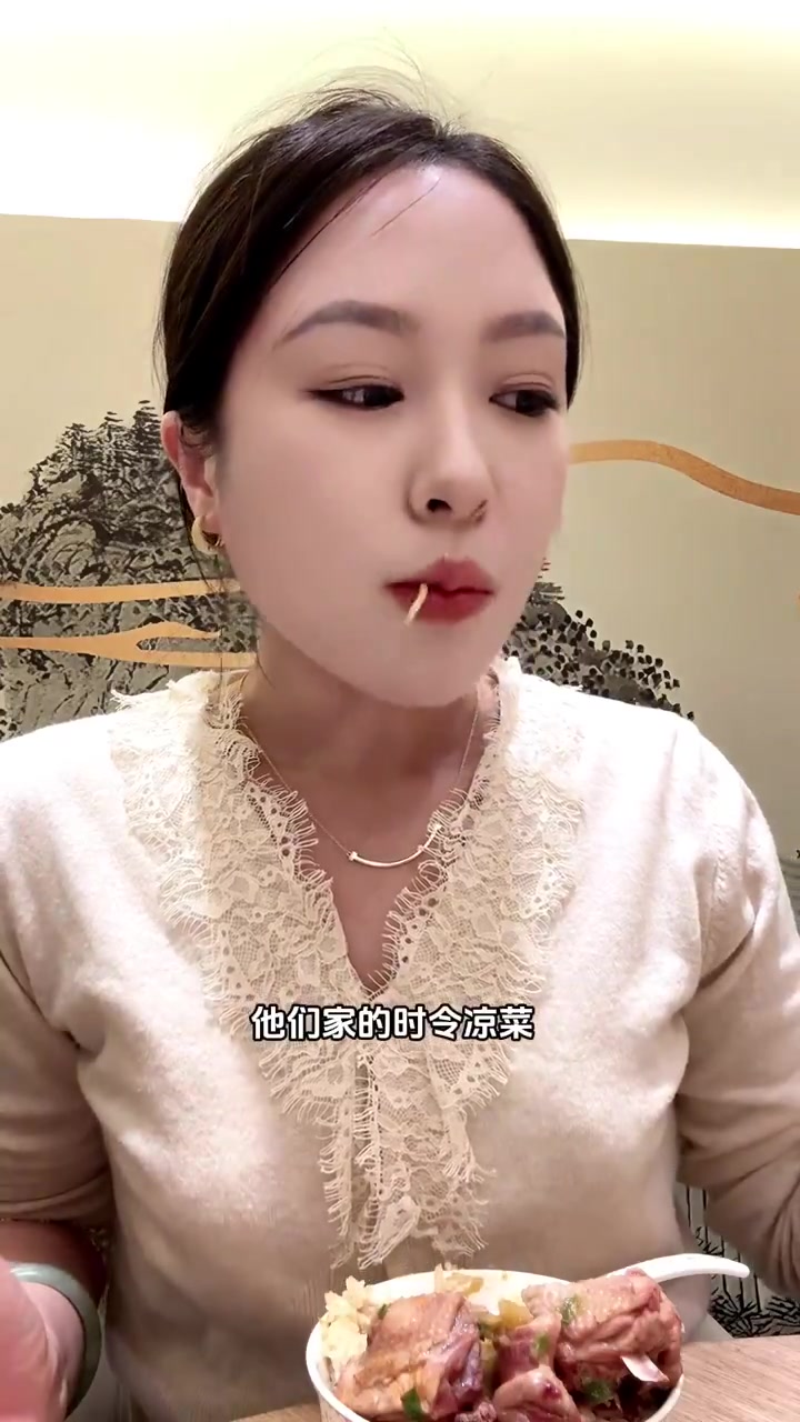 真的是很好吃很好吃的鲍鱼鸡!就是吃完还会再去再去的那种!