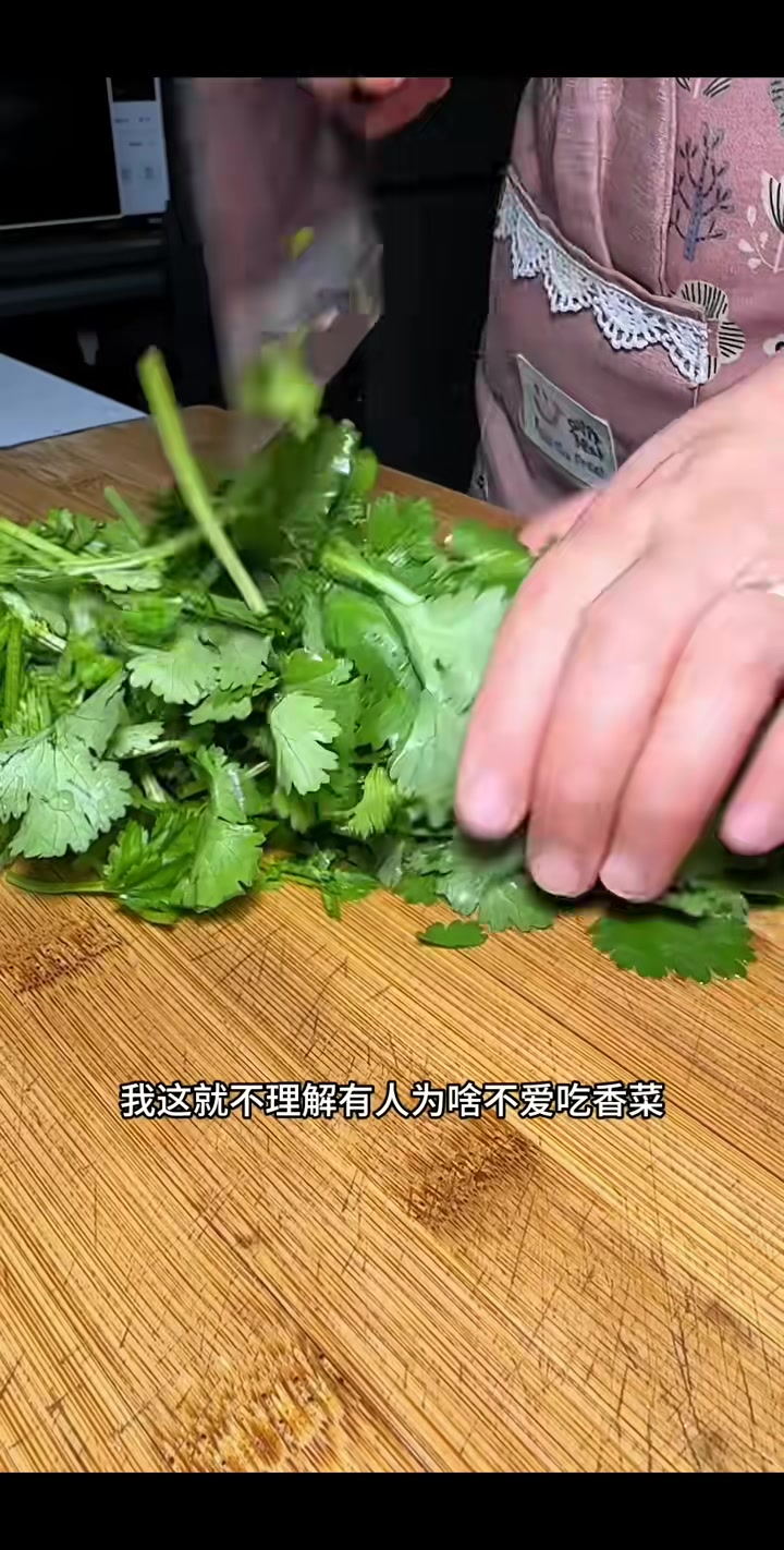不知道给娃做啥饭的朋友们、快试试这道小炒牛肉盖饭、特别下饭好吃家常便饭 妈呀太香