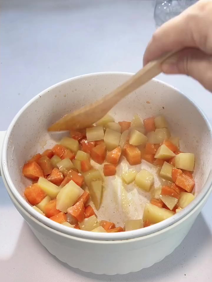 咖喱土豆鸡肉盖饭,好吃到舔盘
