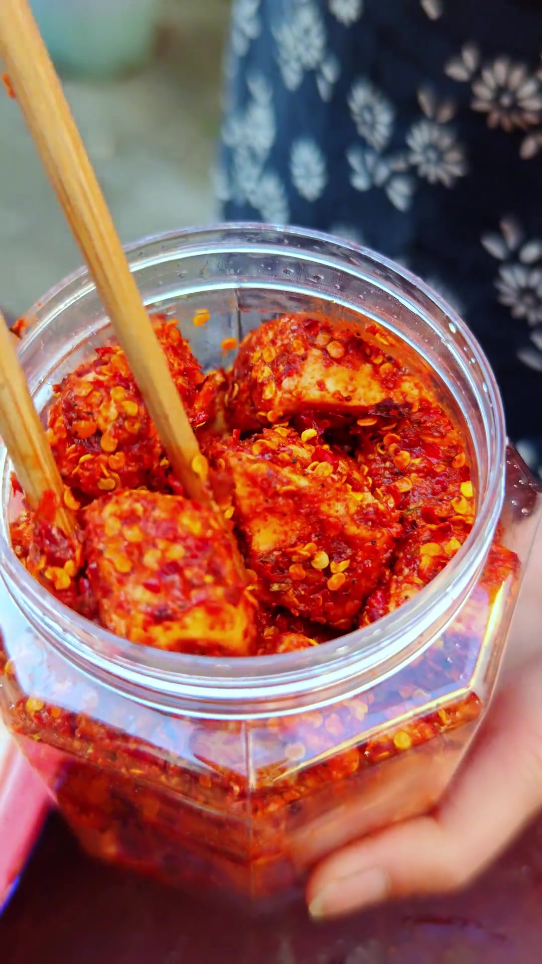 豆腐乳 长满白毛的豆腐乳你吃过么,自己做些老豆腐来霉豆腐乳,做法简单,两天就能长