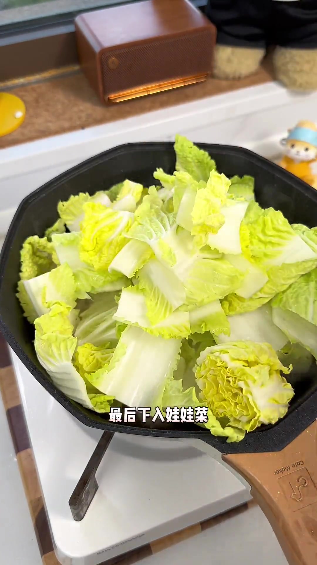 冬天必吃的减脂美味,这个白菜炖鸡腿,一顿我能吃一盆!