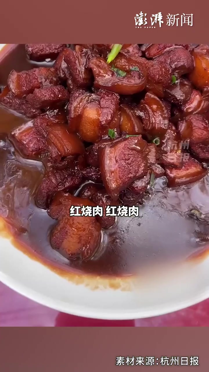 小区举办百家宴,业主纷纷端出拿手好菜