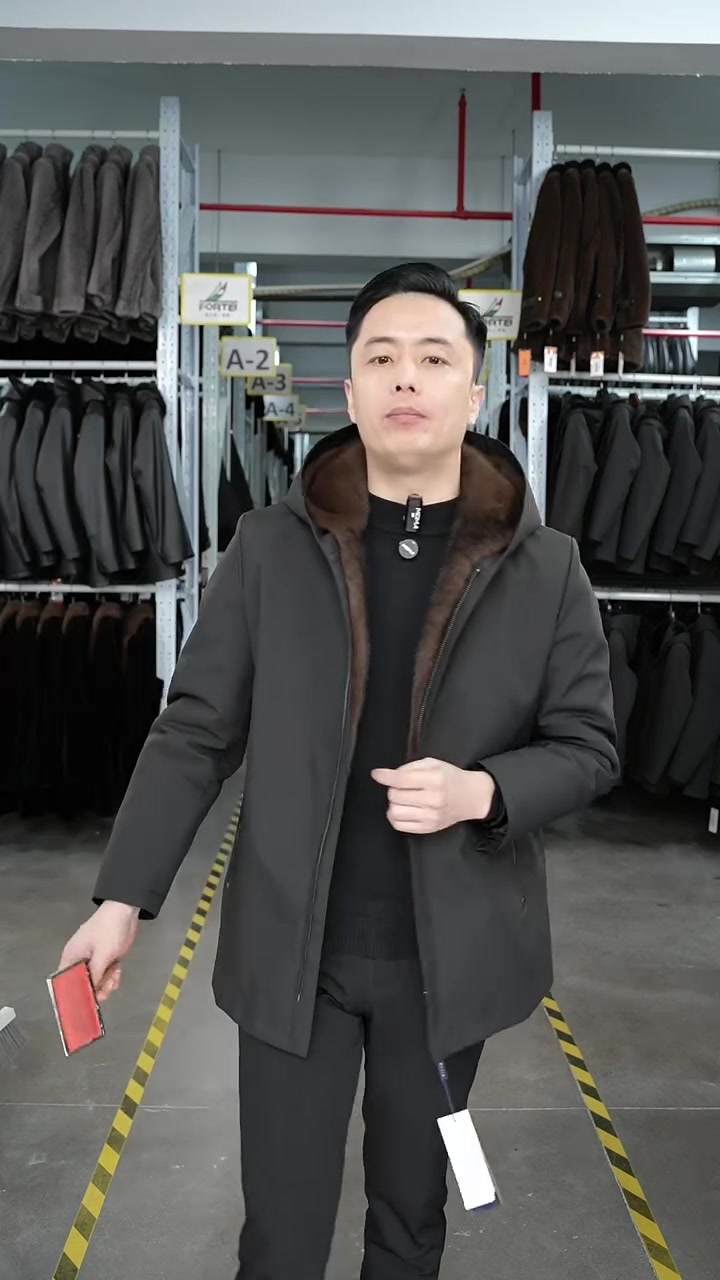 朋友们,「源头工厂」海宁男士派克服外套可脱卸内胆连帽大衣中长款KF超划算,赶紧来抢购吧!