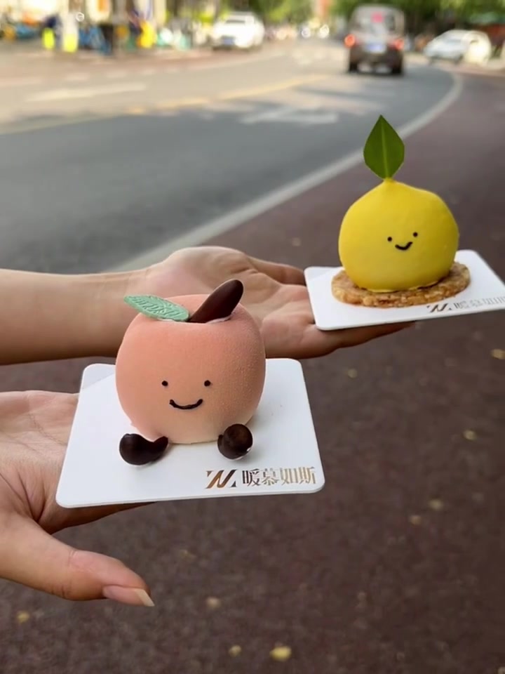 下次见面我们一起吃jellycat小蛋糕吧!