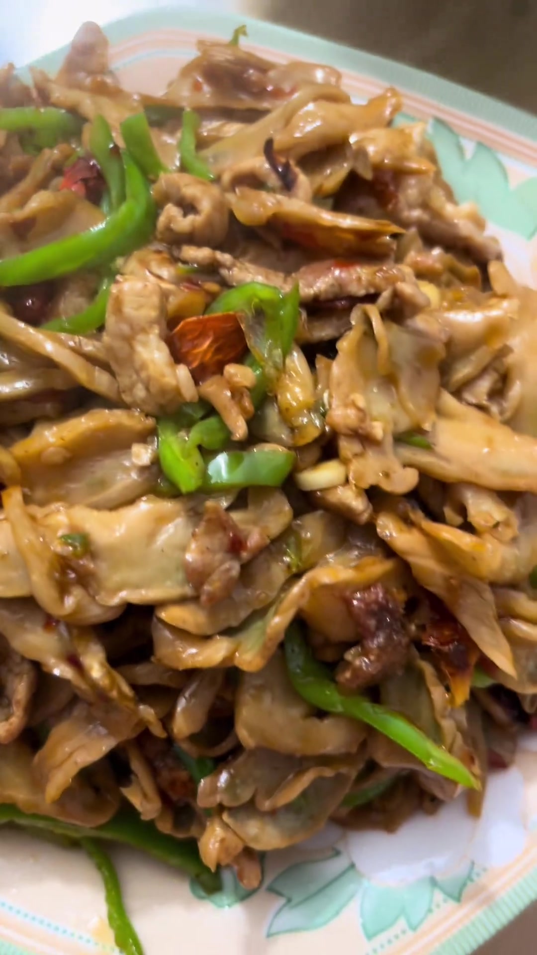 今天在隔壁蹭饭,全是我爱吃的哟今日美食分享 家常便饭吃得香 每一种生活都值得被记