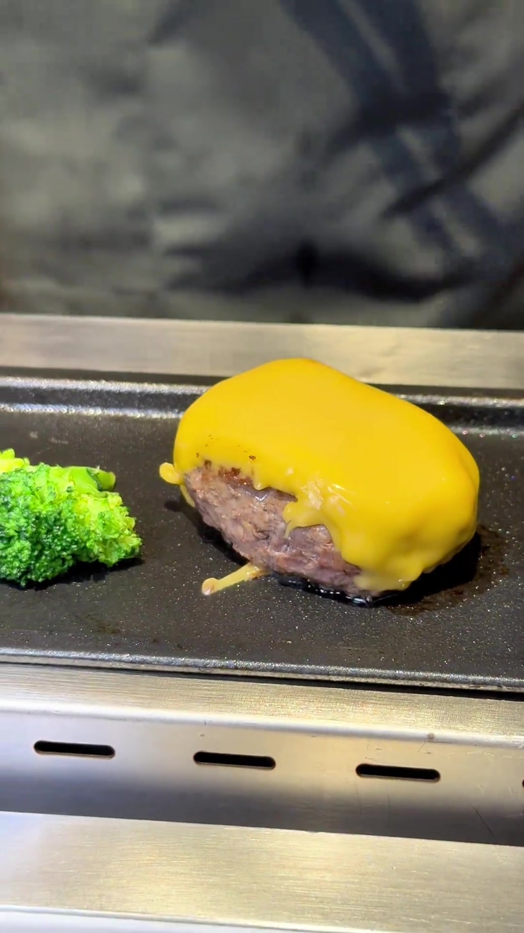 肉肉大米 “老八秘制小汉堡” 好看好吃还管饱!肉肉大米福州首店