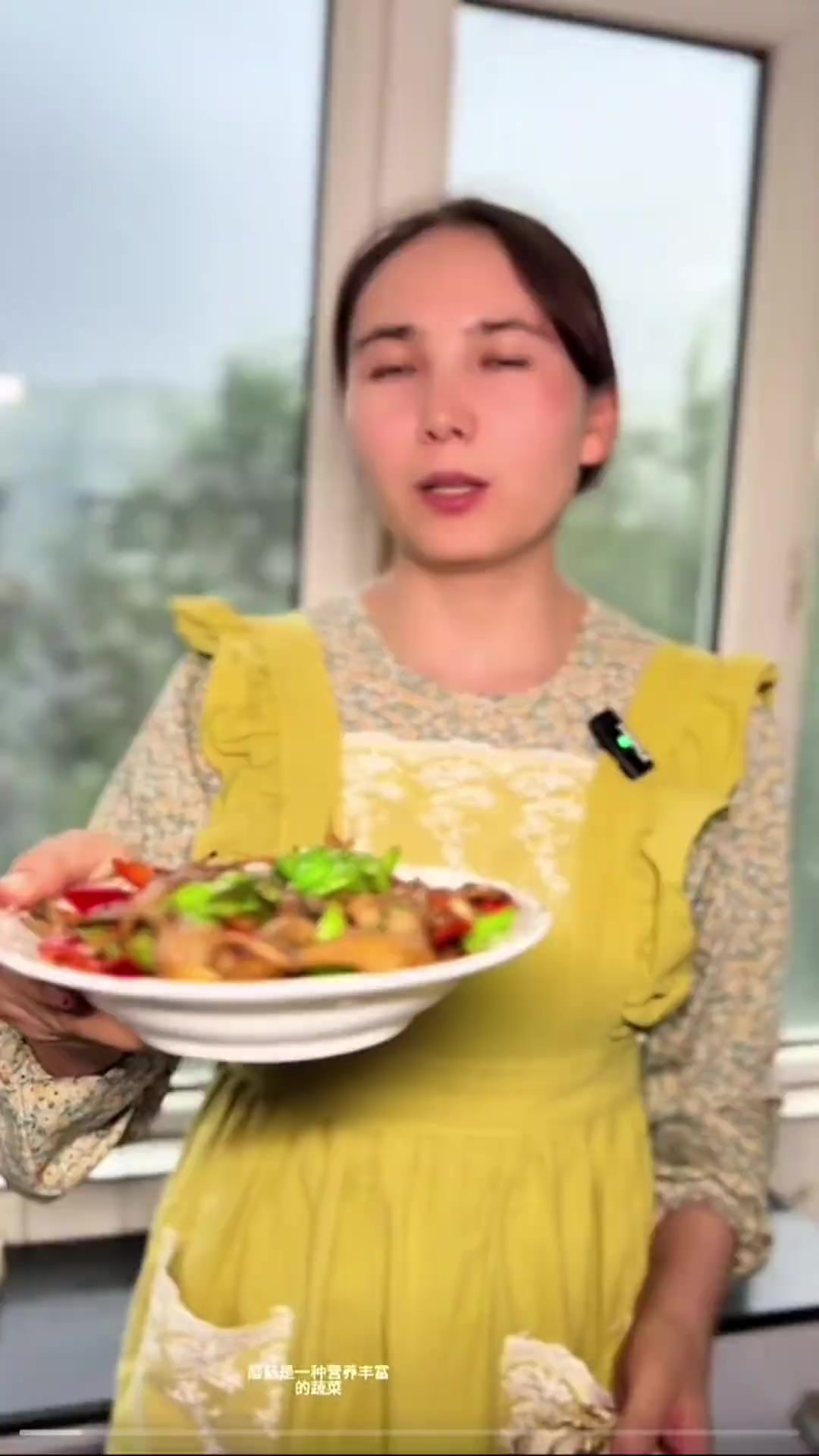菠菜面筋凉拌菜,美食
