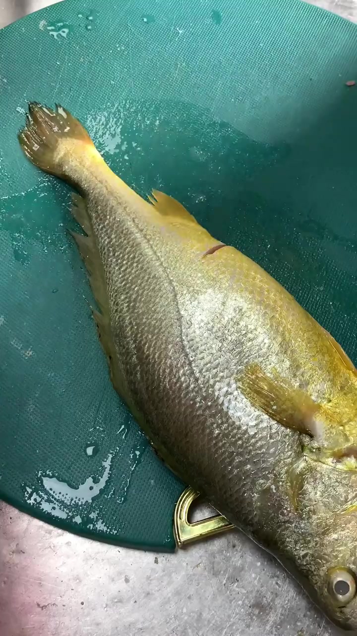 年夜饭之家常焖黄花鱼,红烧黄花鱼