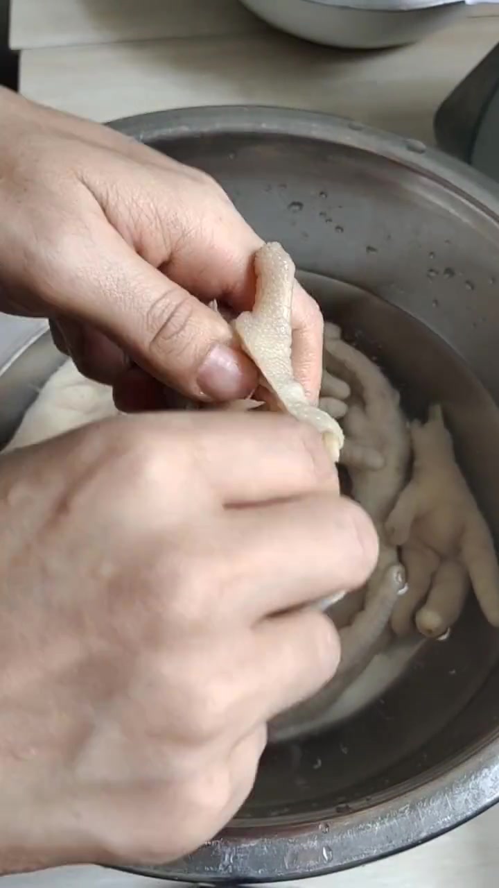 傣味柠檬舂鸡爪