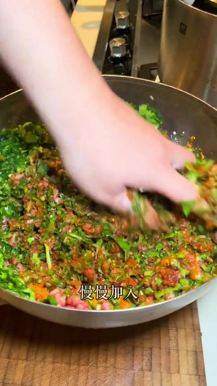 我版本的牛肉锅贴,爆汁脆底.隔离期最美味的一顿