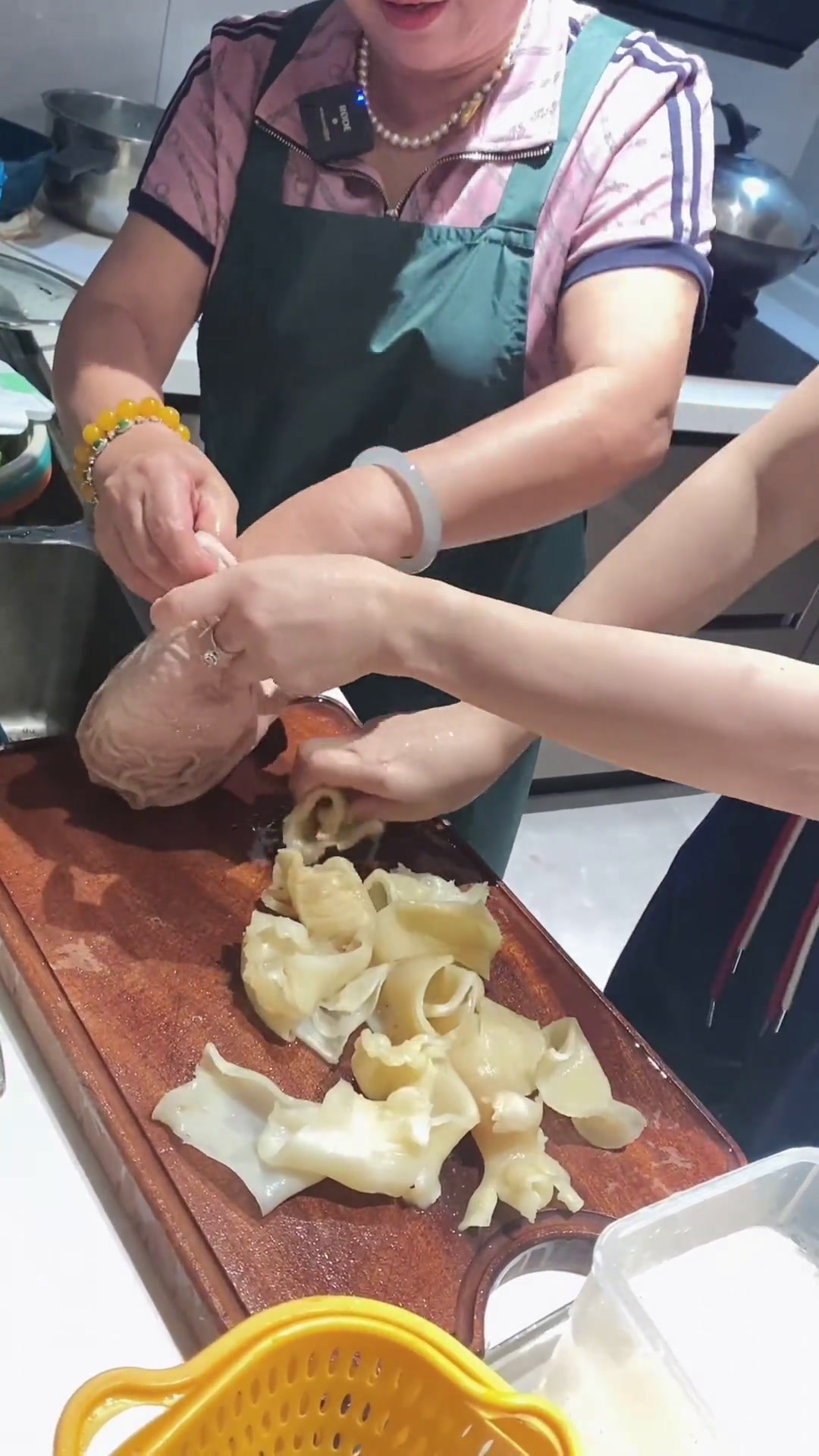 学赵麻麻做花胶猪肚鸡!大家人不要笑我不会下厨房哈?