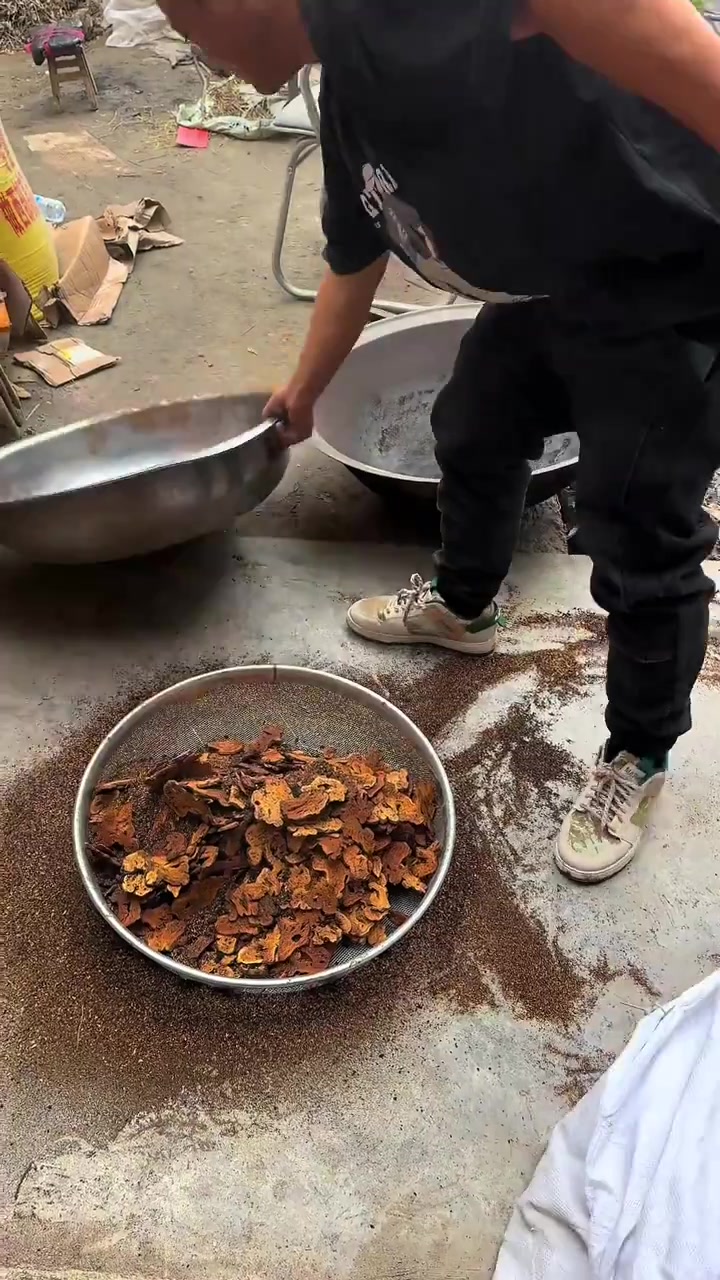 给大家答应的炒白术,今天终于炒了,柴火,麸皮