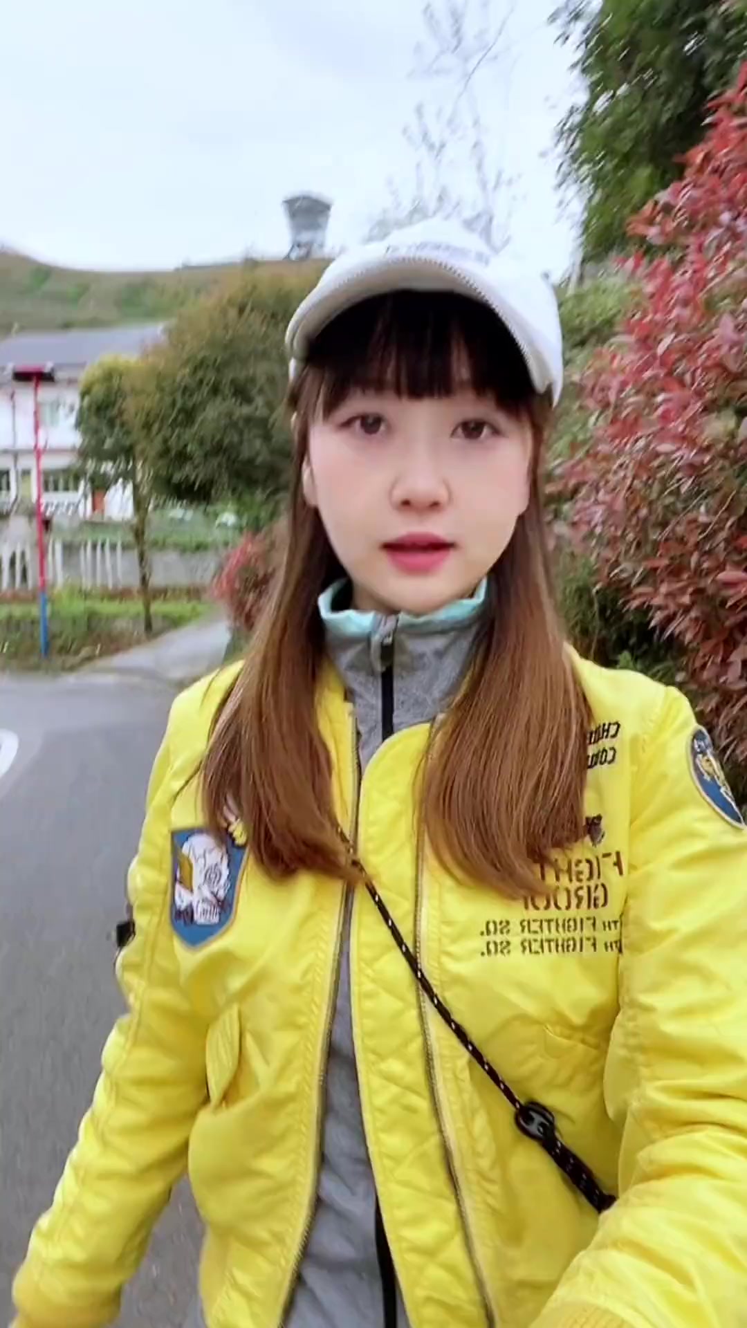 降落到贵州遵义,整个基地的野菜都被我挖光了