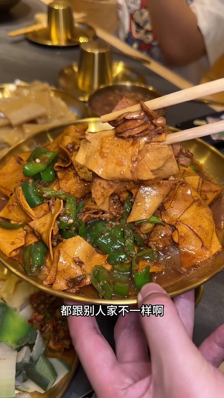 吃杀猪菜还的是他家呀,太牛了