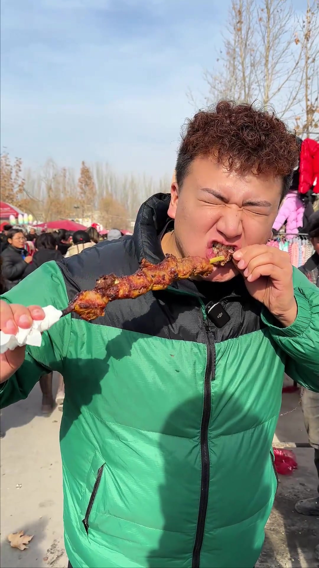 这样的红柳烤肉你们喜欢吃吗新疆美食新疆羊肉串赶大集烟火气