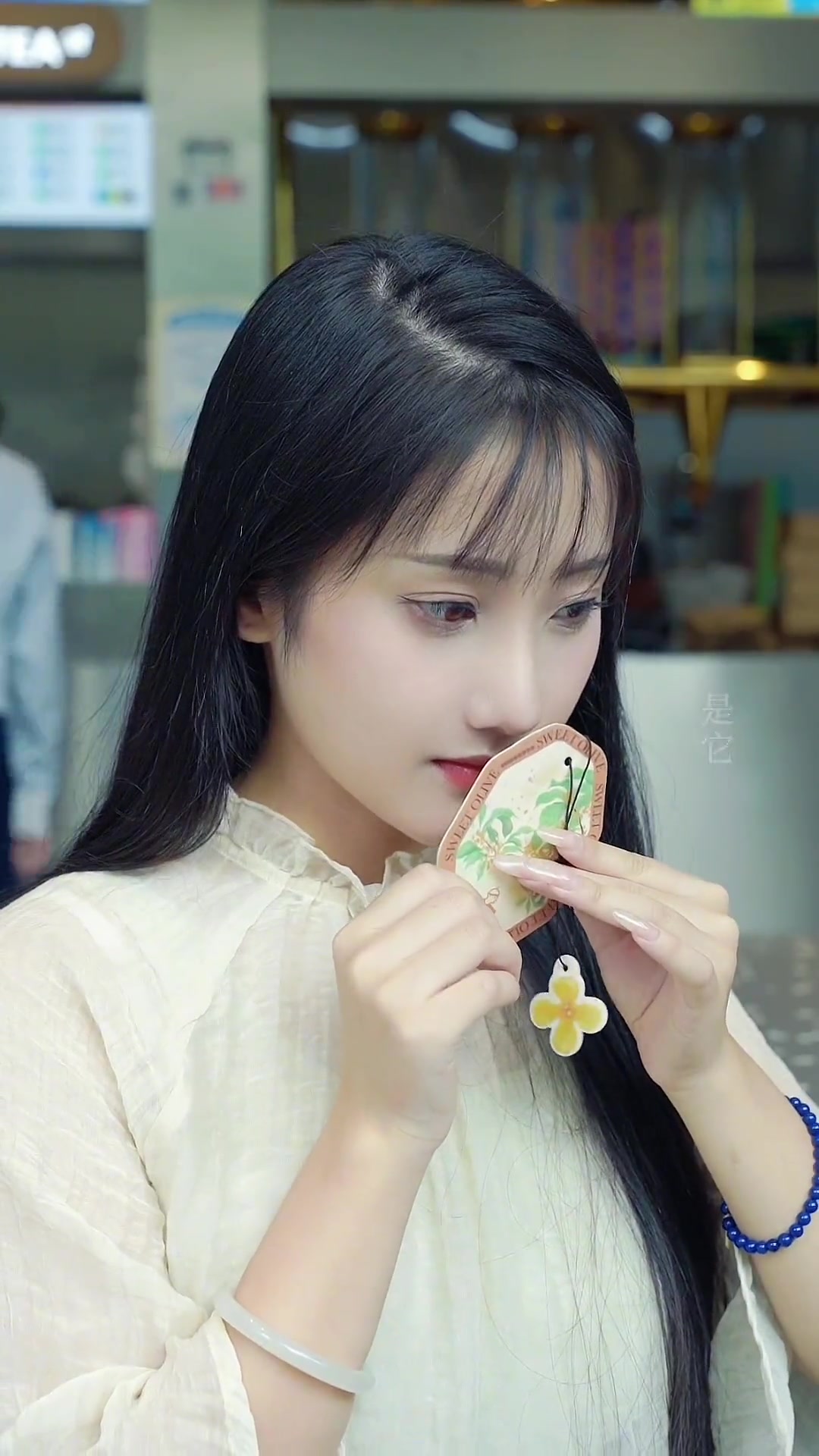 古今寻味,皆在此杯。“暗淡轻香体性柔,情疏迹远只香留。”穿越千年的奶茶穿越千年芋泥相遇奶茶