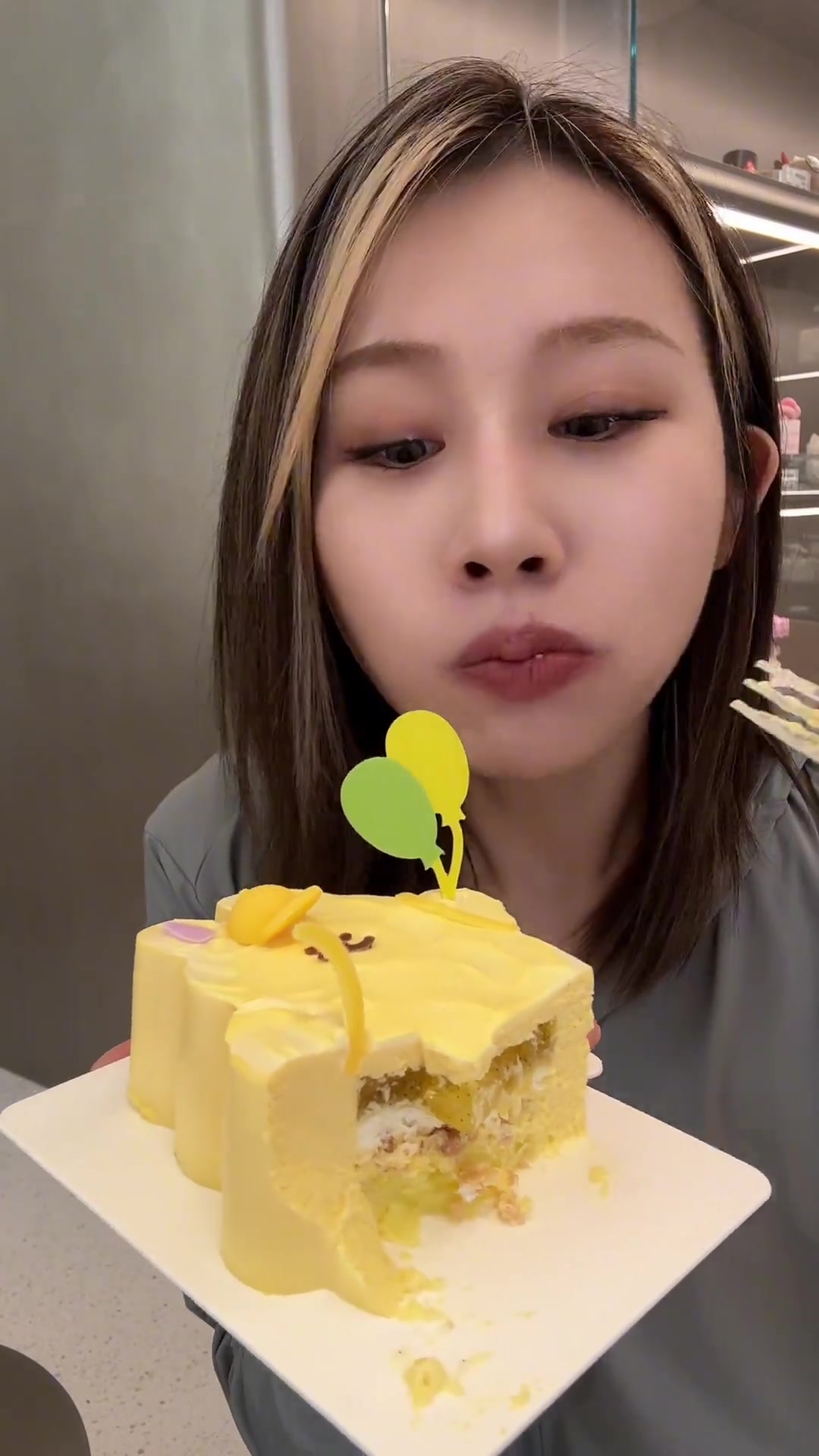 花46元买了两个好利来六一小熊蛋糕!太可爱了!好利来新品六一儿童节蛋糕甜品治愈一切小熊蛋糕