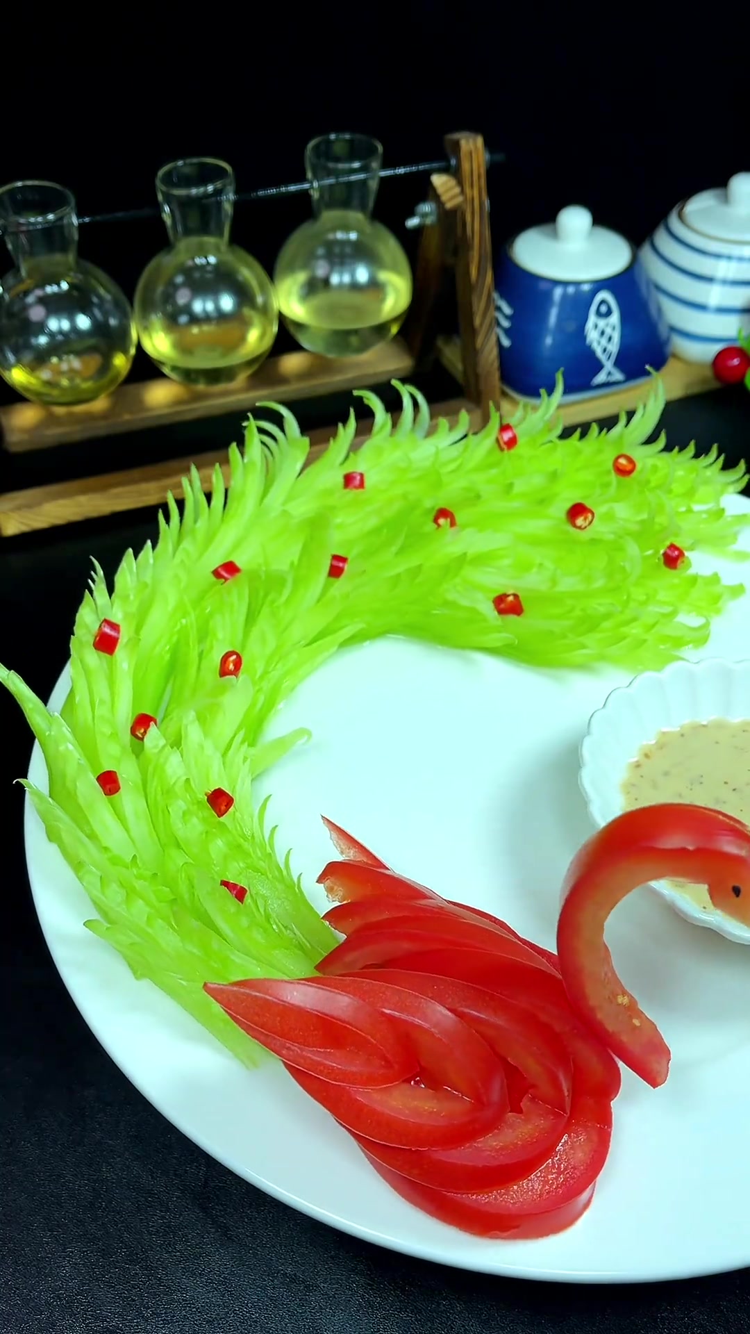 年夜饭凤尾西芹沙拉清淡爽口,好看又好吃大年三十餐桌上一定要有的菜年夜饭要有仪式感摆盘技巧年