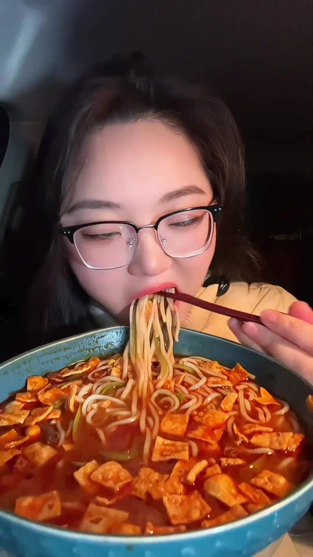 一个只吃自己喜欢食物的吃播:螺蛳粉 沉浸式 沉浸式吃饭 深夜食堂