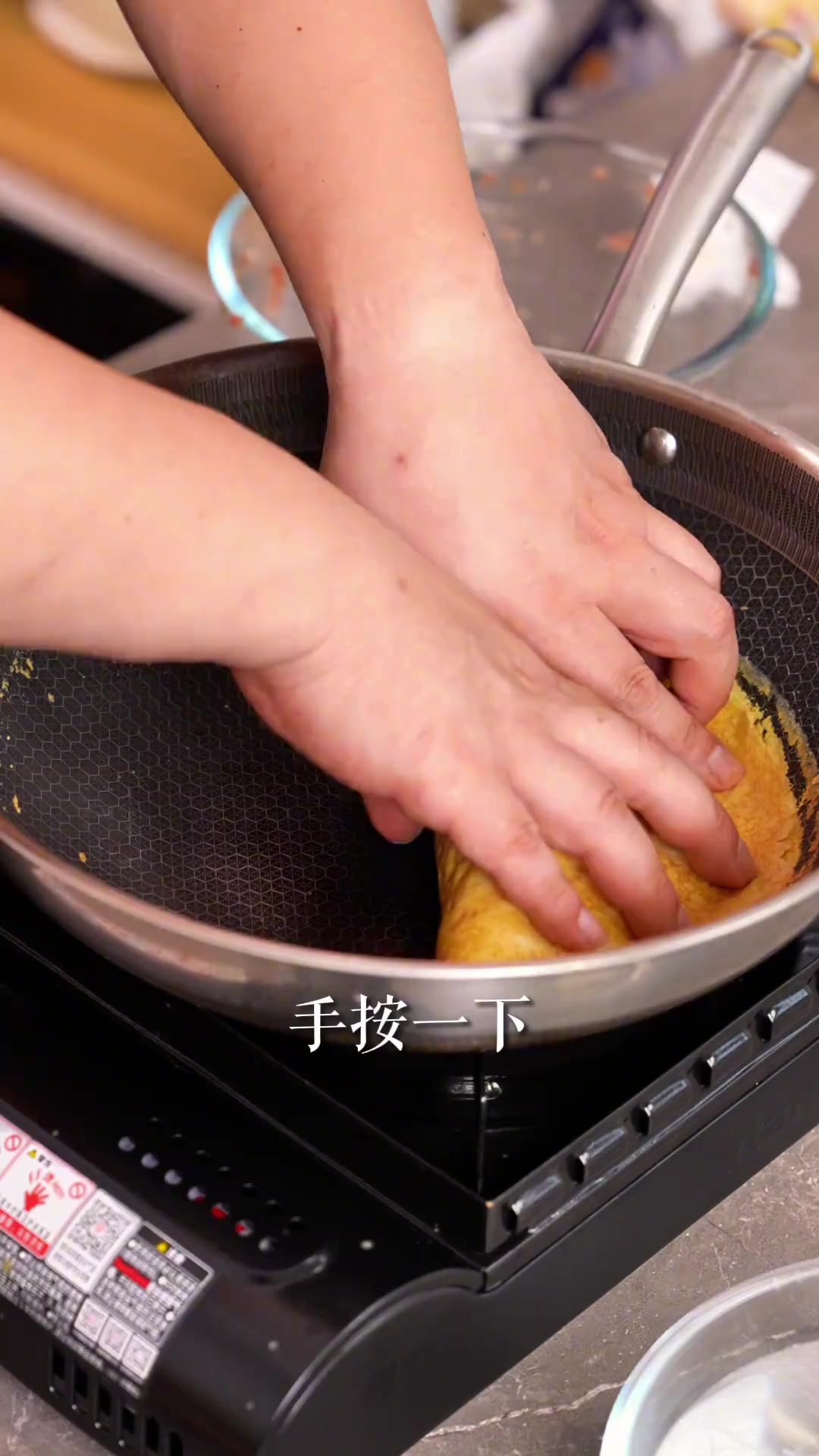 巨无霸蛋饺烧白菜|小虎教您一道大大大大蛋饺烧白菜,蛋饺是上海人过年必吃的美食