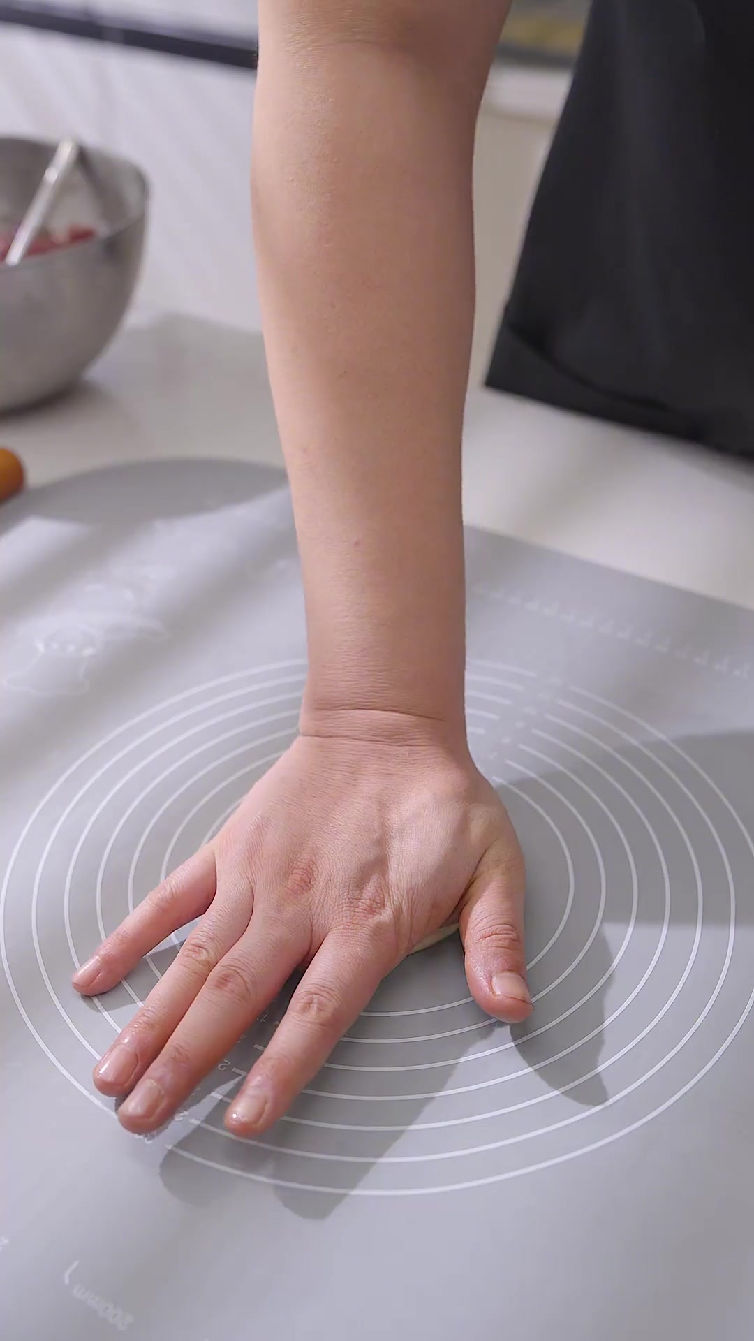 薄皮肉多的新疆美食烤包子,在家就能轻松做!解锁地道新疆味道新疆面粉金龙鱼新疆明珠雪花粉一面