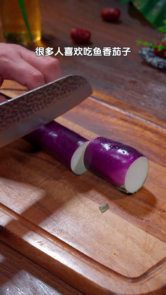 以后想吃鱼香茄子你就按照我这个方法做,做法简单,不用油炸也特别的好吃下饭鱼香茄子茄子家常菜