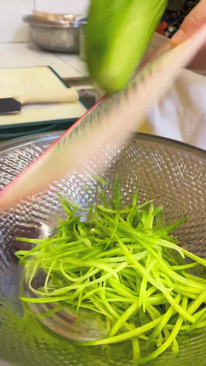 朝鲜族臭酱汤、又叫清国酱,闻起来臭但吃起来特别香!